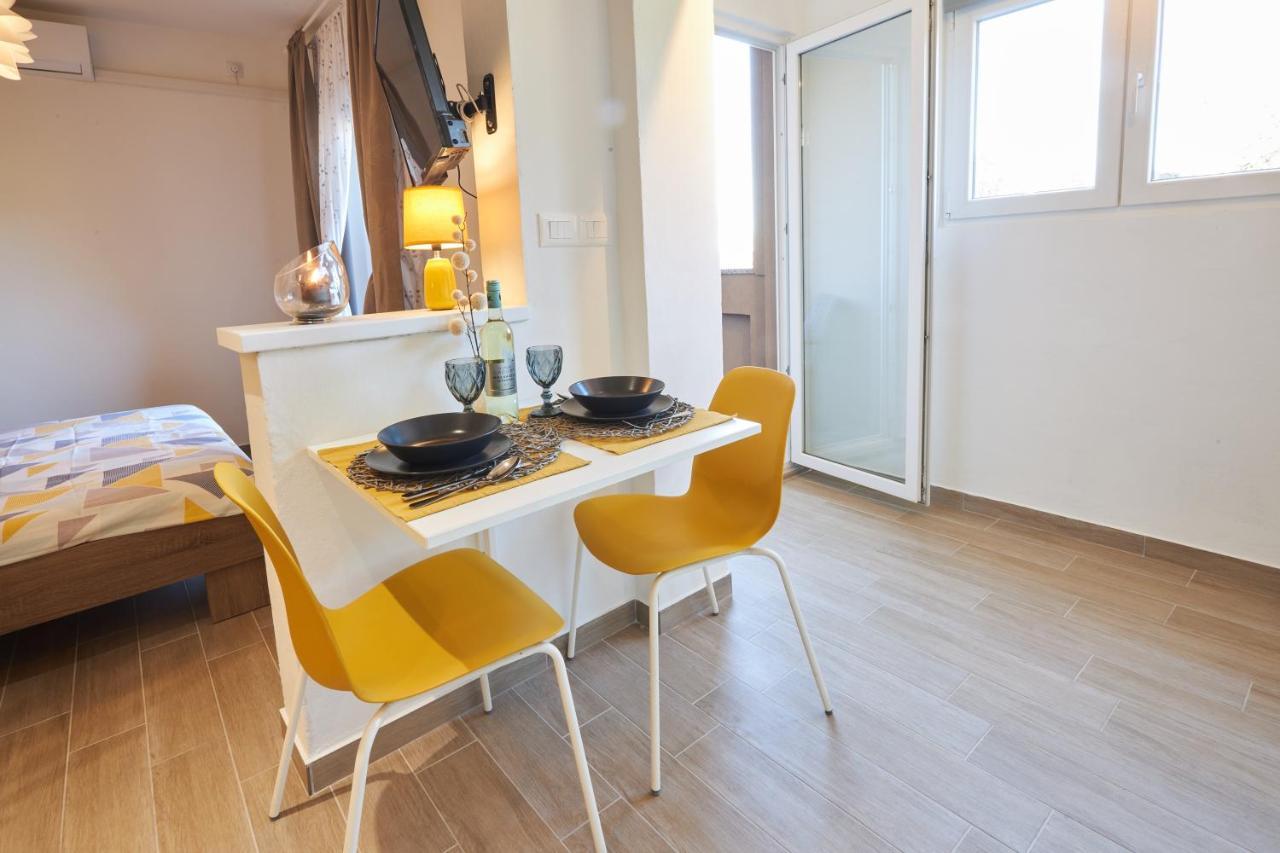 Apartment Yellow Пореч Екстериор снимка