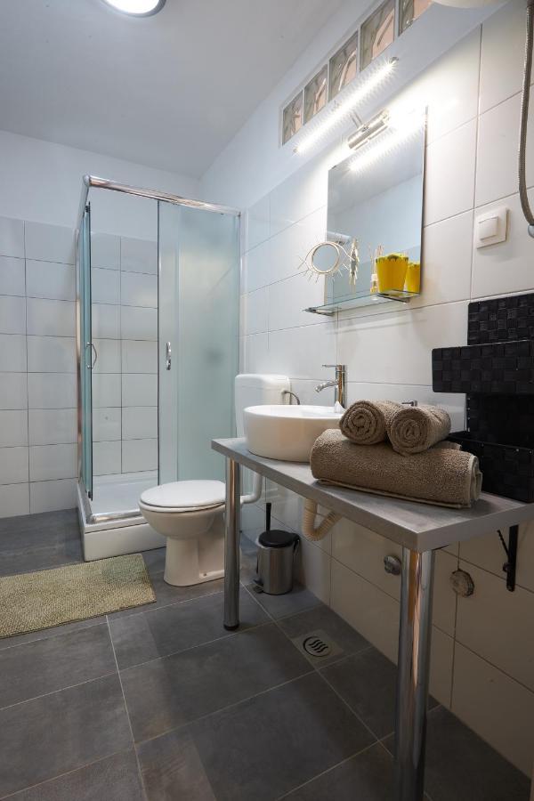 Apartment Yellow Пореч Екстериор снимка