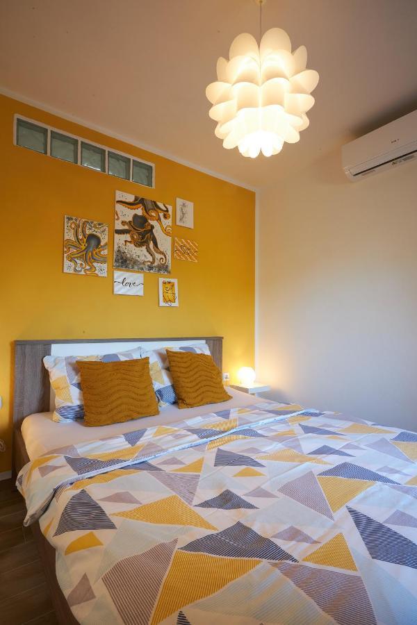 Apartment Yellow Пореч Екстериор снимка